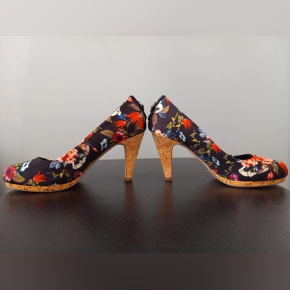 Floral High Heels - Picture 1 of 4
